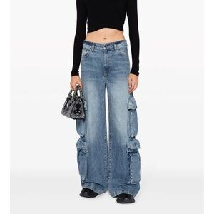 AMIRI Baggy Mid- Rise Wide Leg Cargo Jeans - Size Small